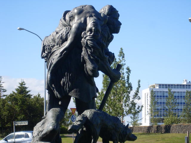 SL383077.JPG